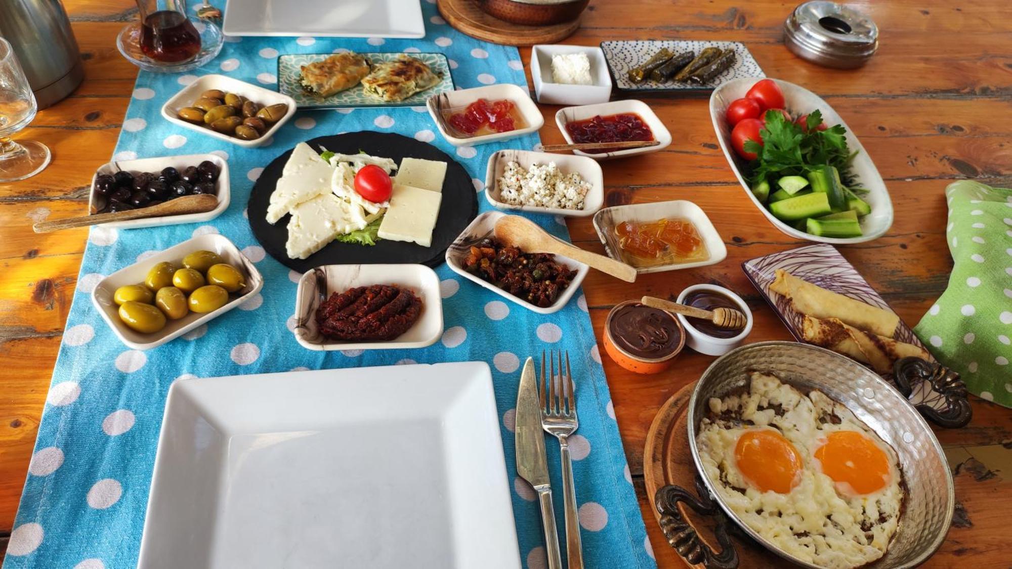 Central, Cozy, 15 Min Walk To The Beach, Fast Wi-Fi, Free Parking, 4Ppl Bodrum Exterior foto
